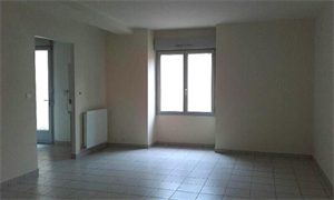 appartement à la location -   86100  CHATELLERAULT, surface 82 m2 location appartement - APR696419